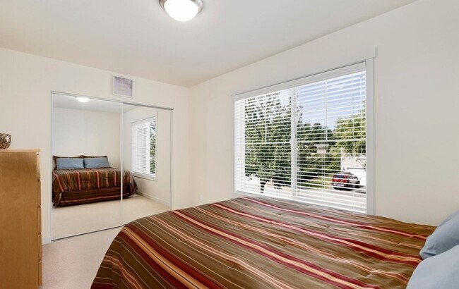 Building Photo - Snoqualmie home for rent - 3 bed, 2.5 bath, spacious loft.