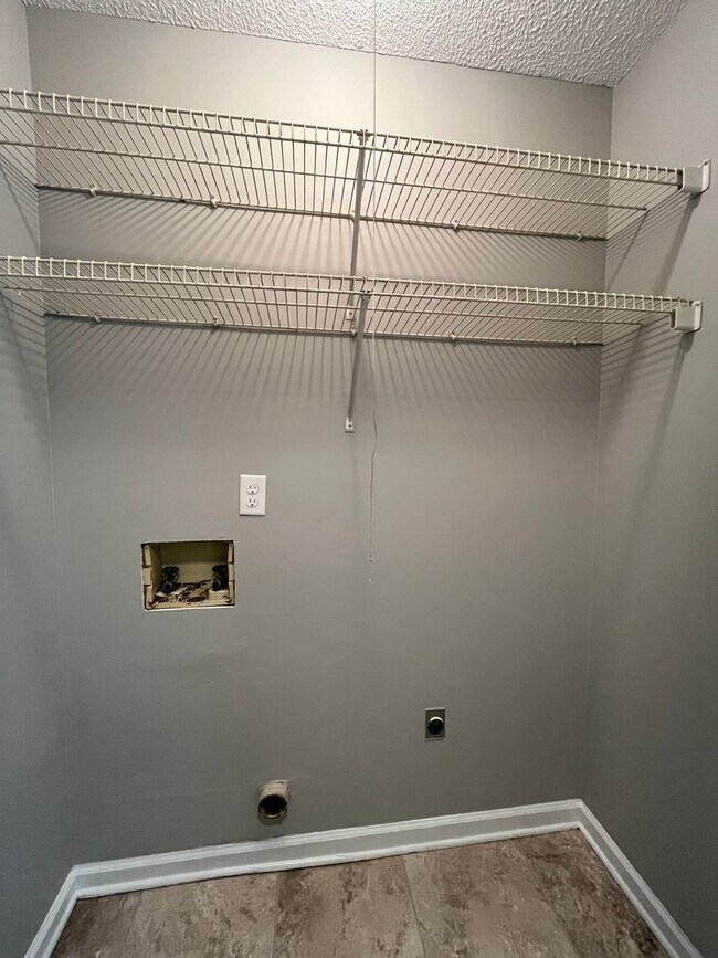 Building Photo - Charming Renovated 4 Bedroom Home