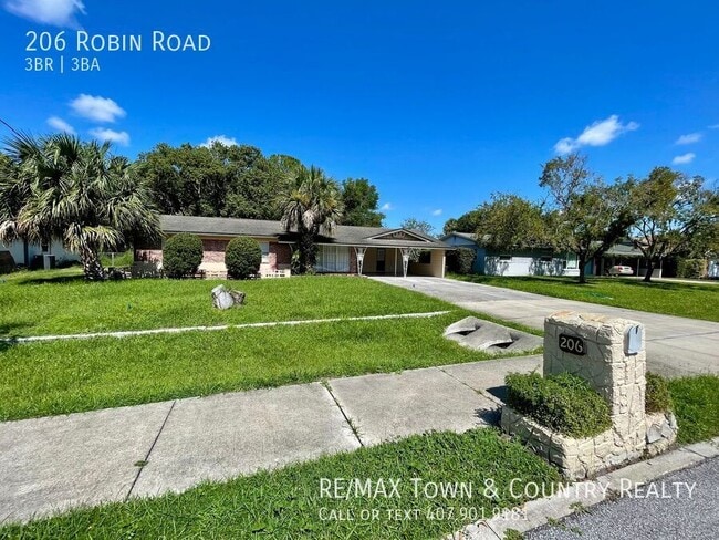 Primary Photo - 206 Robin Rd