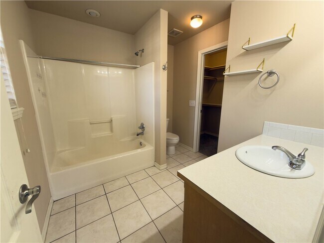 Building Photo - 3706 SW Hansom Loop