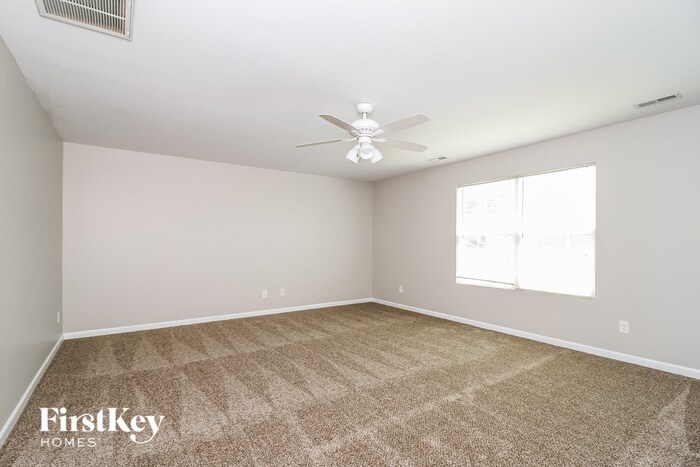 Building Photo - 475 Summergate Dr