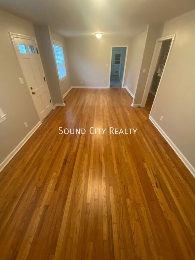 Building Photo - 265 Sunrise Ave