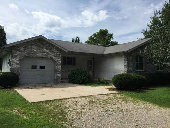 Primary Photo - 3 Bed 1 Bath REMODELED House For Rent in M...