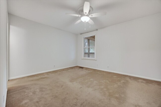 Building Photo - 717 Goodpasture Terrace