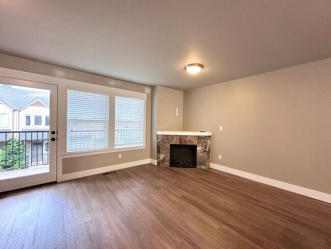 Building Photo - LUXURY TOWNHOUSE; 2 CAR GARAGE, BONUS ROOM...