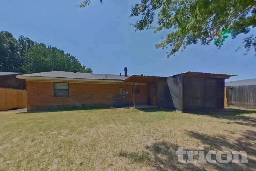 Building Photo - 716 Fair Meadows Dr