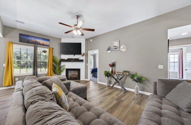 Building Photo - 1469 Fredrick Dr