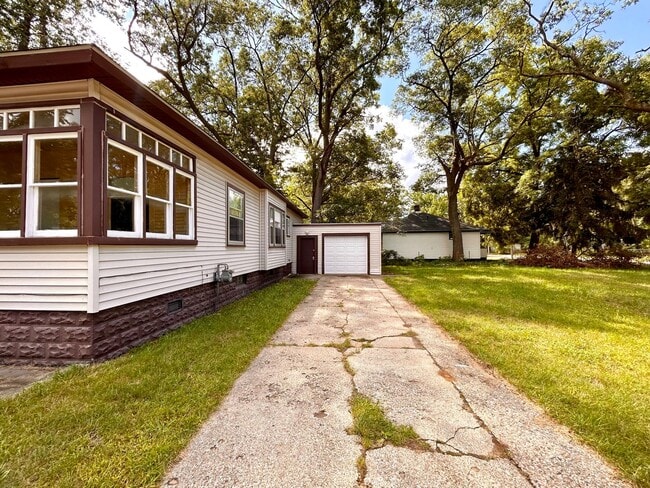 Primary Photo - Three Bedroom Home in Muskegon Heights