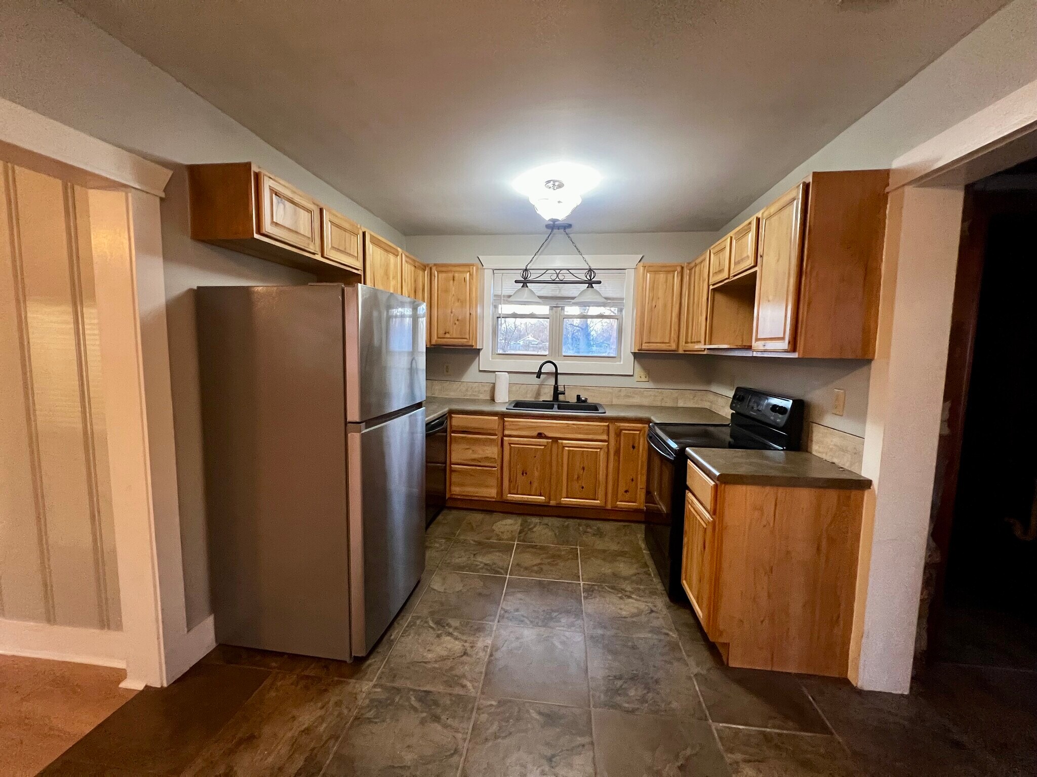 Building Photo - 307 W South St