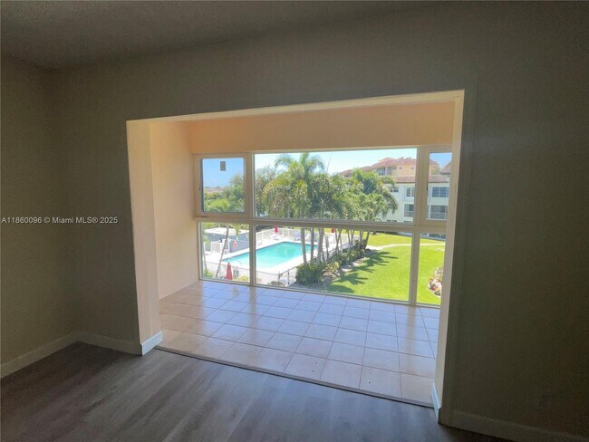 Building Photo - 4200 Crystal Lake Dr