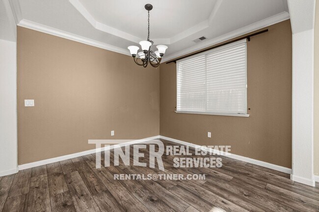 Building Photo - 6530 Aster Ct