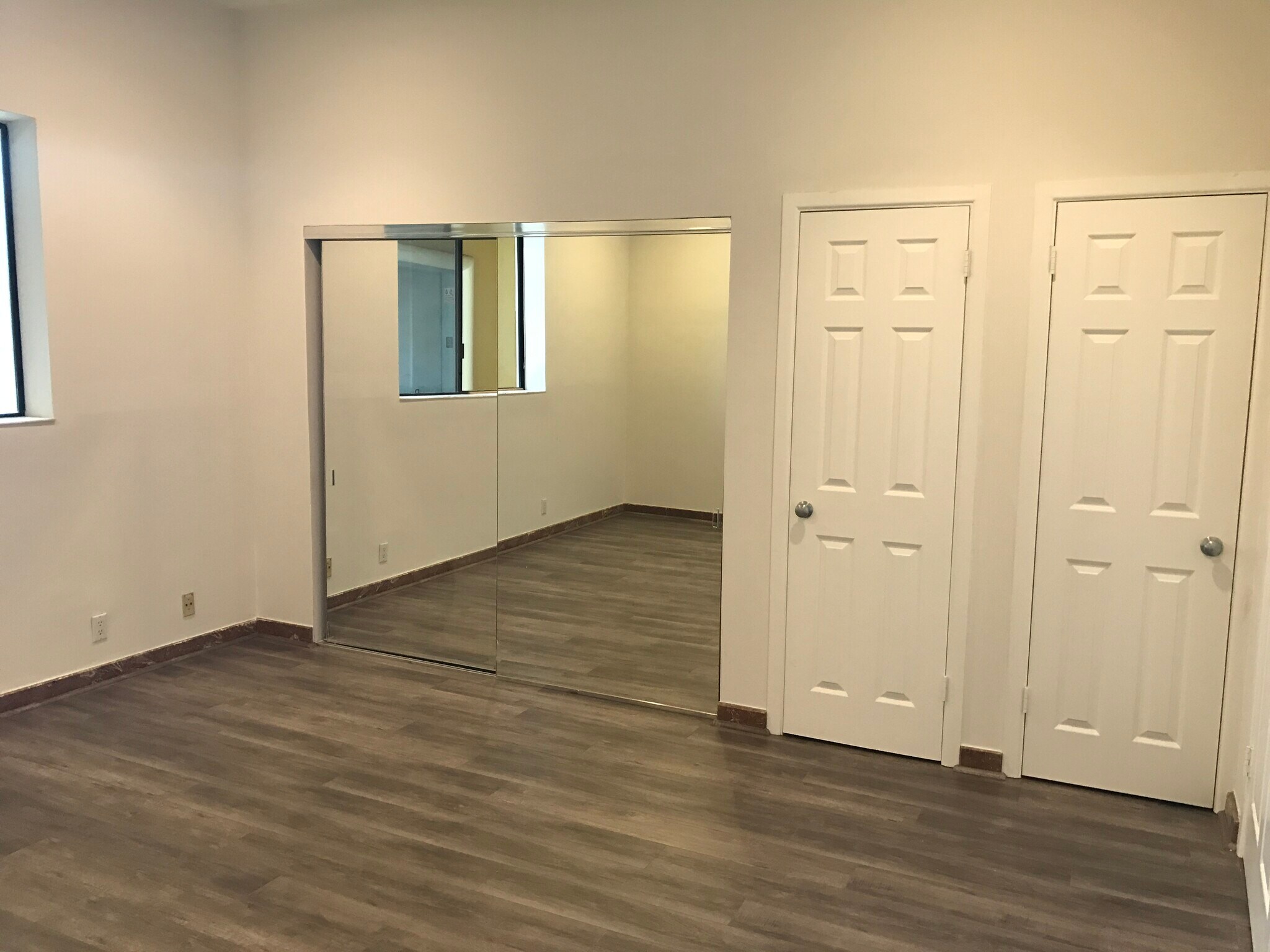 Building Photo - 4161 Los Feliz Blvd