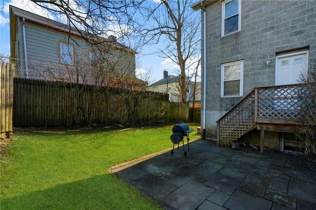 Building Photo - 509 Grade St