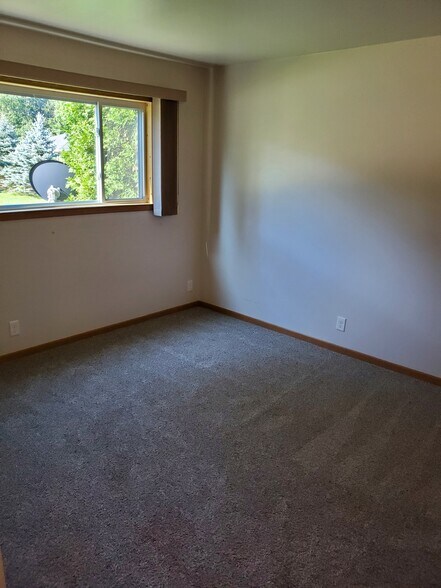 Building Photo - 2310 Radtke Ave