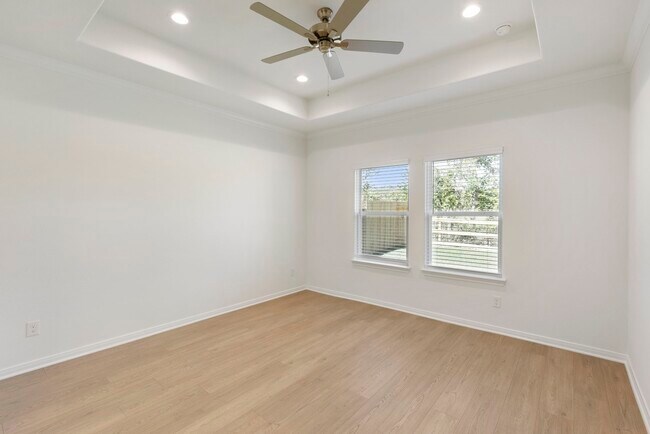 Building Photo - 11828 Whirlaway Dr