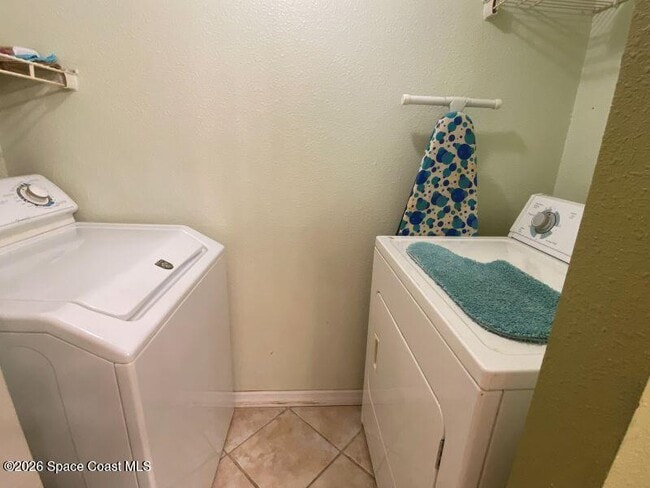 Building Photo - 8759 Live Oak Ct