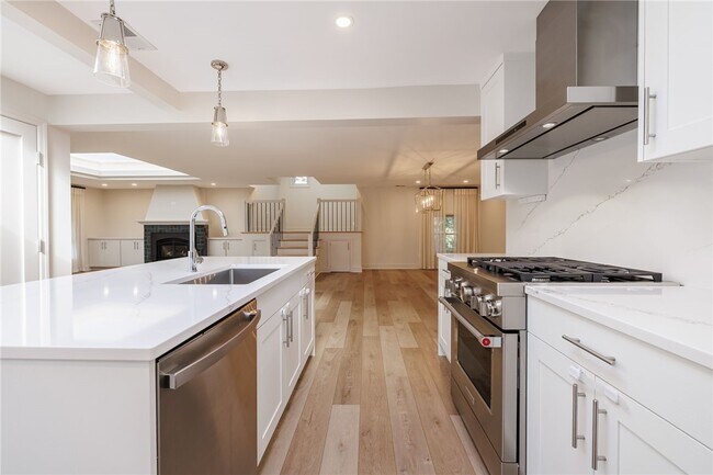 Building Photo - 1397 East Ave