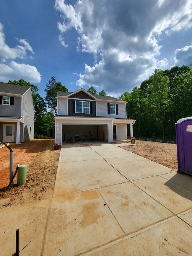 Building Photo - Beautiful Home in Great Location!