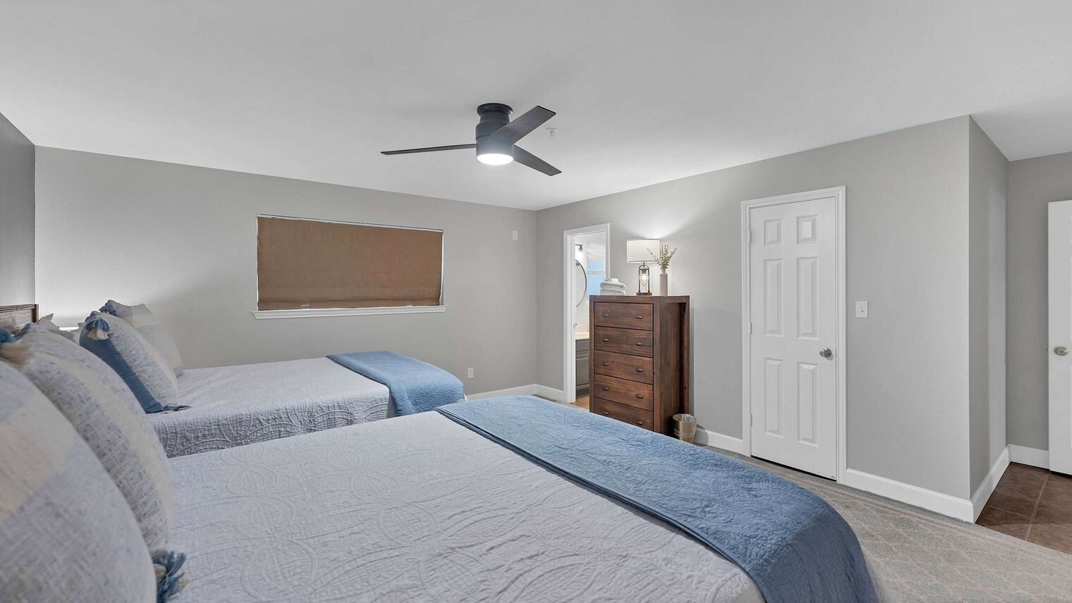 Building Photo - 730 E Mather St