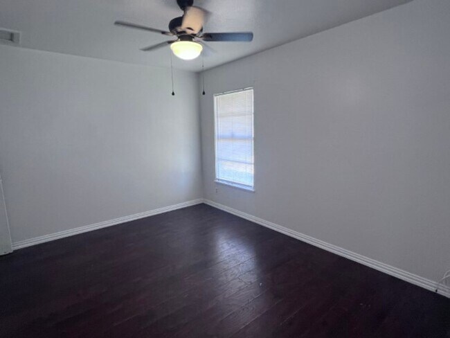 Building Photo - 703 E Formosa Blvd