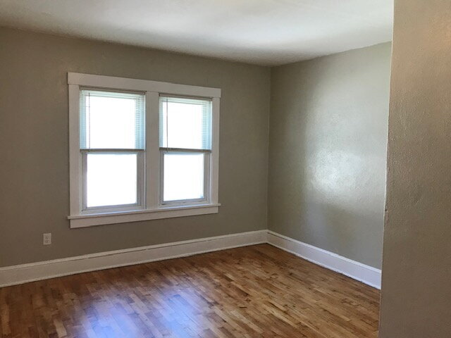 Building Photo - 3 Bedroom Home with Bonus Room - Available September 1st