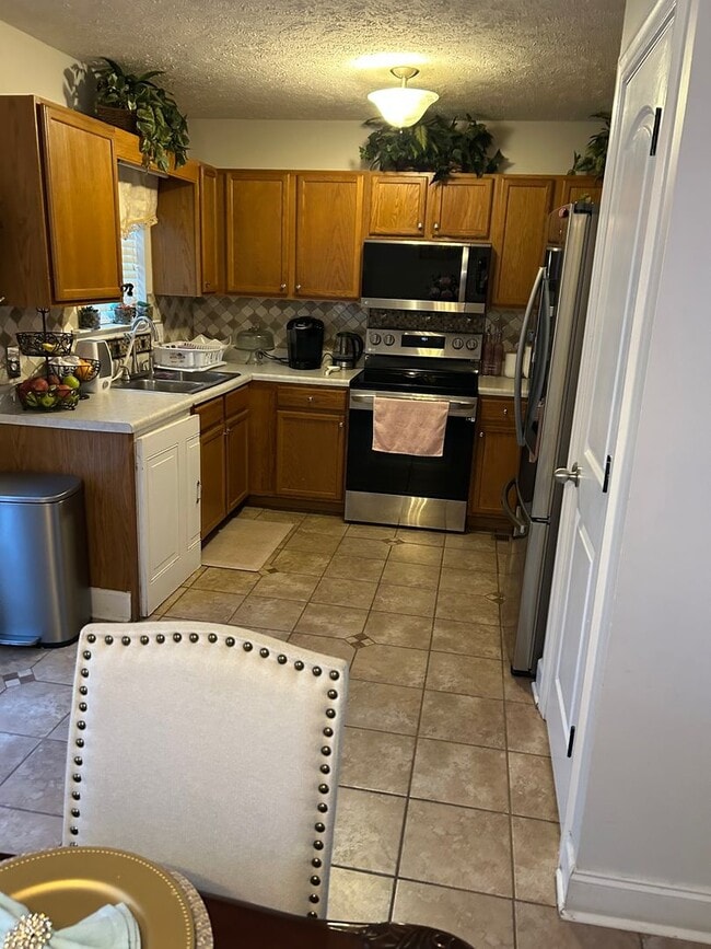 Building Photo - Two-Week move-in special! For Rent: Beauti...