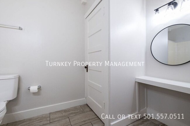 Building Photo - 324 N Jackson St