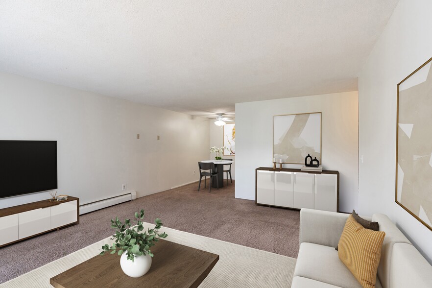 Coon Rapids, MN Robinwood Apartments | Living - Robinwood