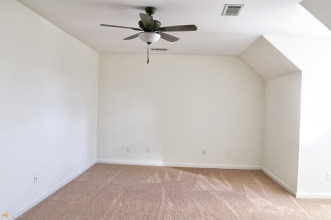 Building Photo - 507 Cherry Ave