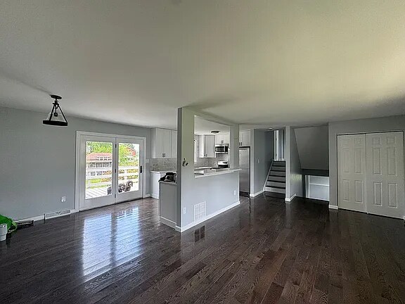 Building Photo - 316 Mindy Ave