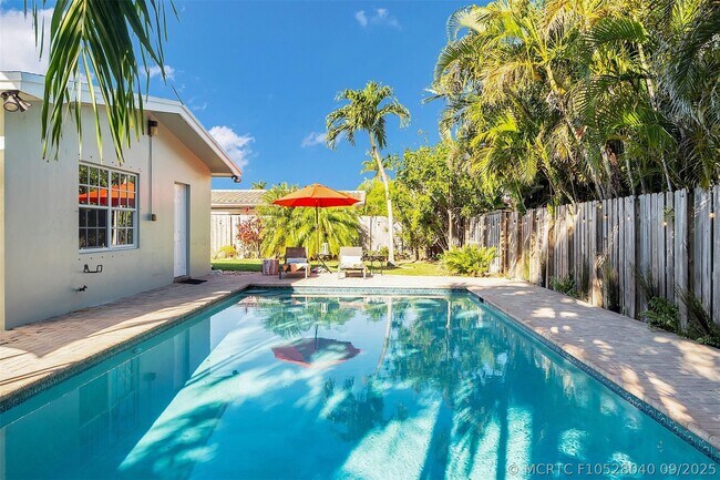 Building Photo - 3221 Seaward Dr