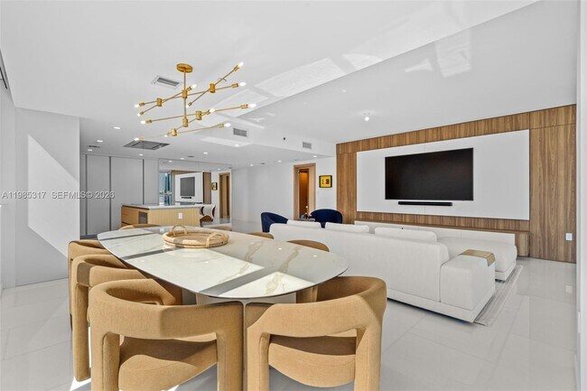 Building Photo - 1135 103rd St