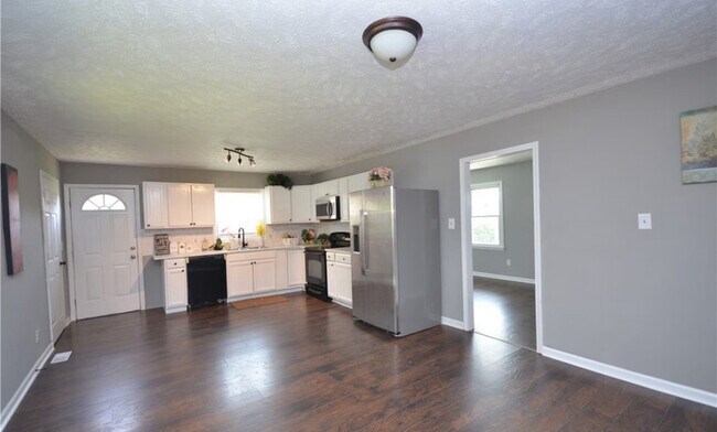 Building Photo - 544 Spruce St