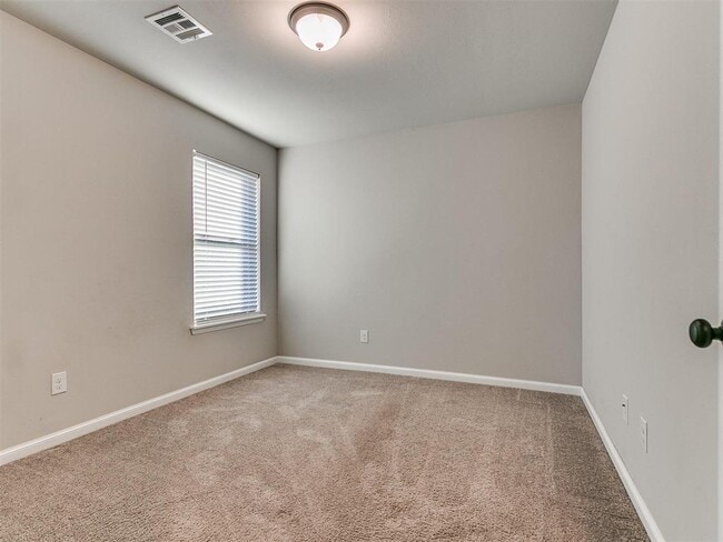 Building Photo - 1751 Huntington Ct