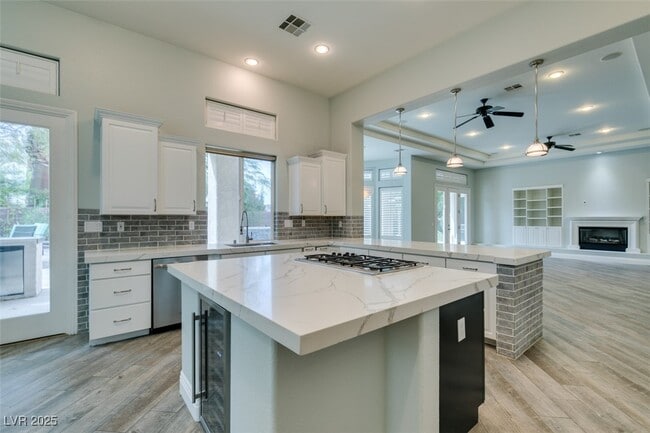 Building Photo - 1704 Cypress Manor Dr