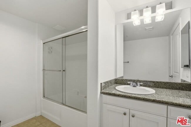 Building Photo - 3740 Santa Rosalia Dr