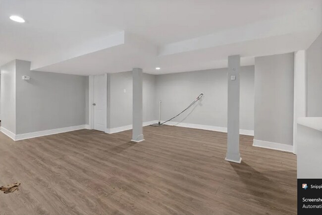 Building Photo - 6618 S Maryland Ave