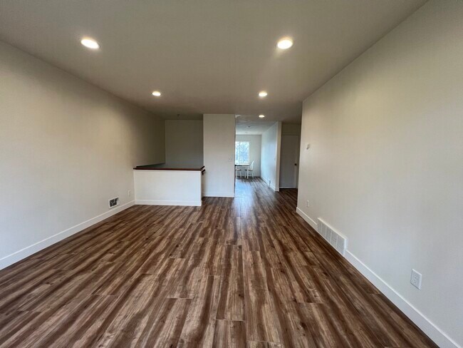 Main family room - 4060 Cinnabar Dr
