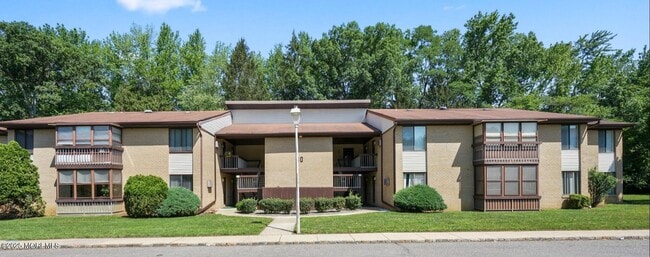 Primary Photo - 60 Amberly Dr