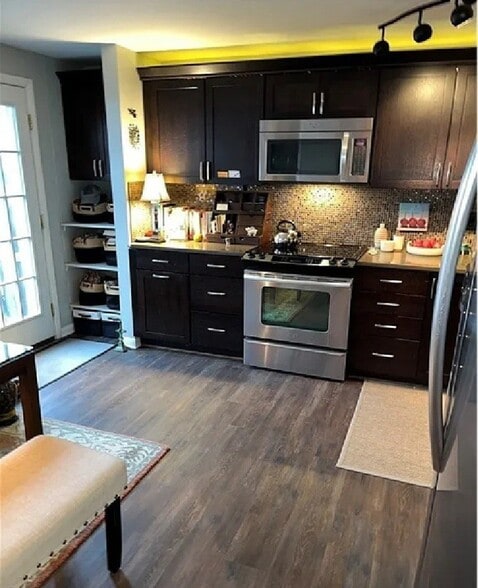 Building Photo - 1872 Higby Dr