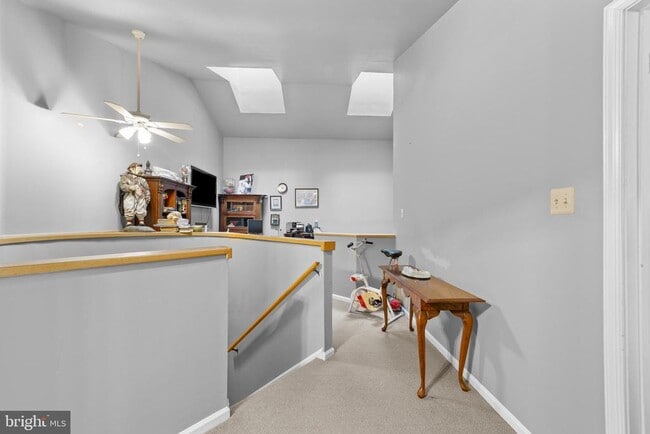 Building Photo - 42 Woodmont Dr