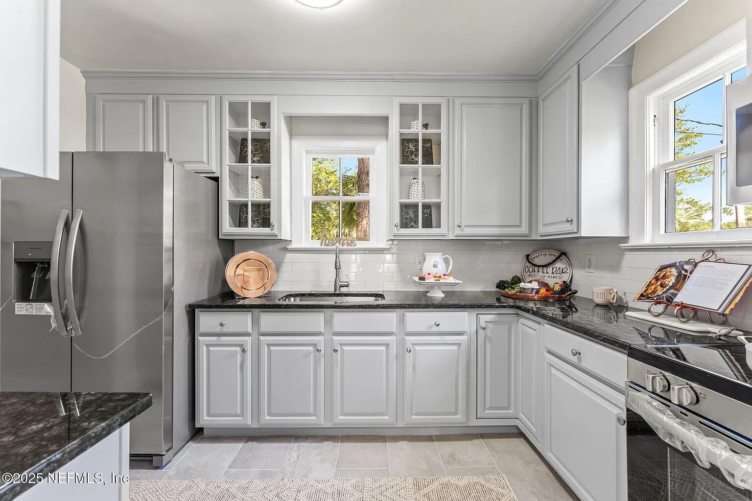 brand new stove - 4744 Glenwood Ave
