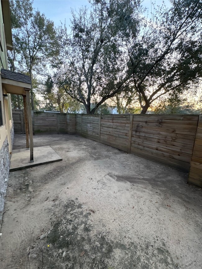 Building Photo - 2078 Laverne St