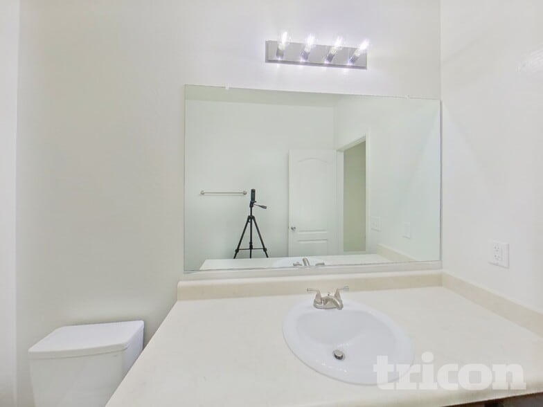 Building Photo - 19401 N Nocera Rd