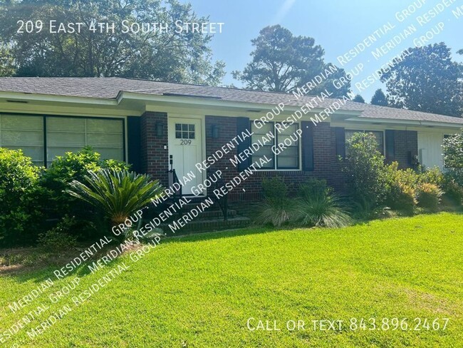 Primary Photo - 3 bedroom / 2 bath home ~ Downtown Summerv...