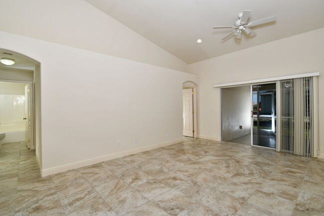 Building Photo - 2 Bed, 2Bath 2 Car Garage  With many extra...