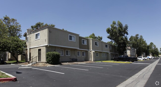 Building Photo - Arrow West