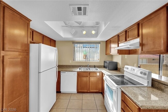 Building Photo - 7300 W Pirates Cove Rd