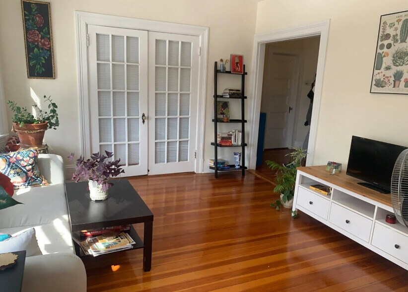 Building Photo - 950 Massachusetts Ave