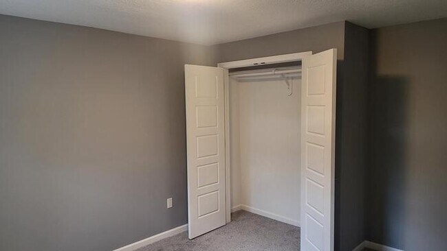 Building Photo - Newly constructed Maintenance provided 3 bed 2.5 bath